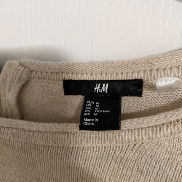 H and M light sweater - Picture 3 of 3